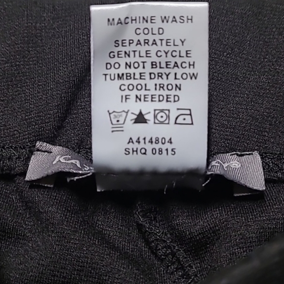 WOMEN'S KATE & MALLORY FLARE CAPRI LEGGINGS - Picture 4 of 5